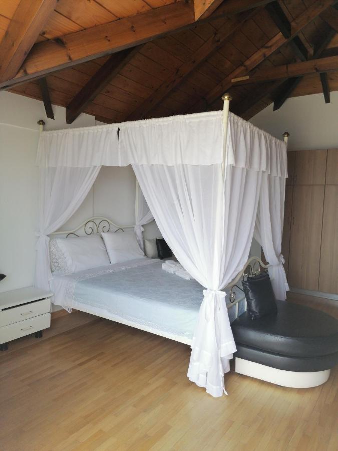 Suite In Front Of The Sea Nea Thesi Exterior photo